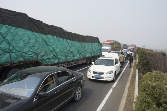 堵車
