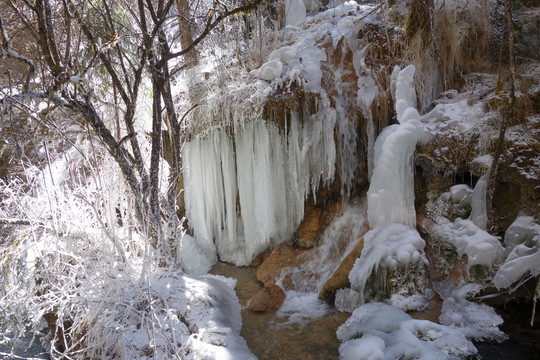 雪景 瀑布 溪流 霧凇