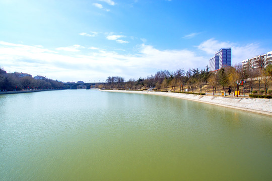 碧水藍(lán)天