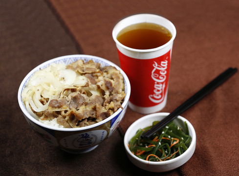 牛肉蓋飯