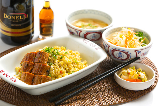 鰻魚蓋飯
