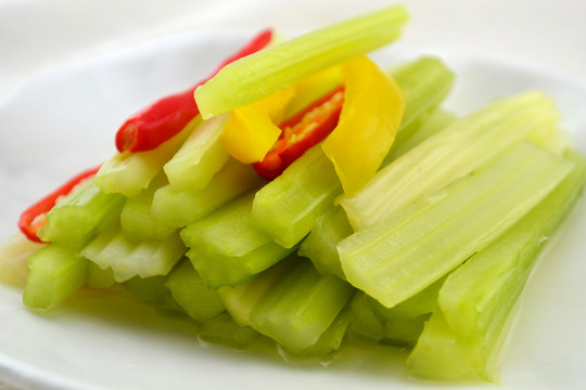 涼拌芹菜