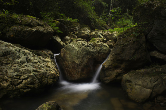 山澗流水