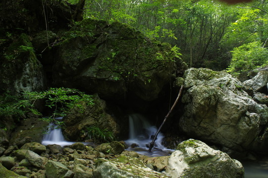 山澗流水