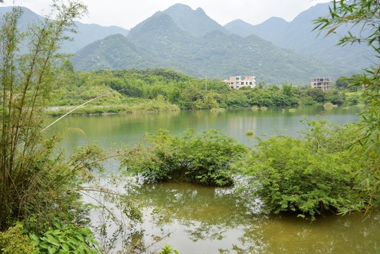 湖光山色