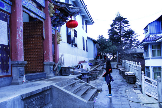 虔誠 燒香 寺廟建筑 求神拜佛