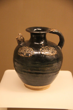 唐 黑釉龍首壺