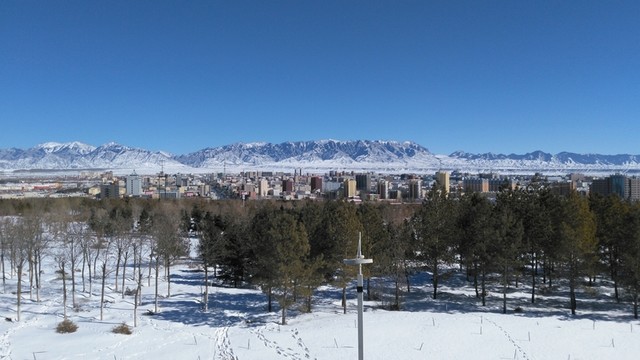 山腳下的城市