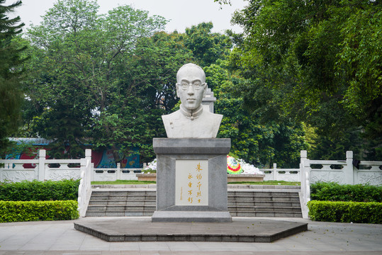 朱錫昂烈士塑像