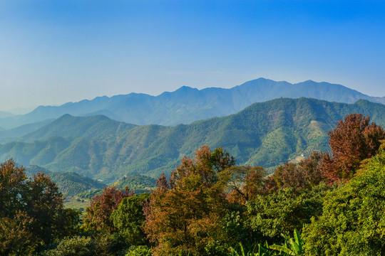 遠(yuǎn)山眺望