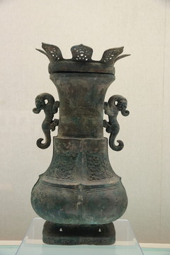 春秋蟠龍紋方壺