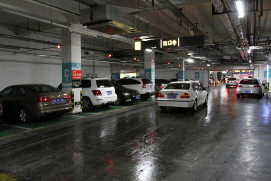 地下停車場 停車 停車場
