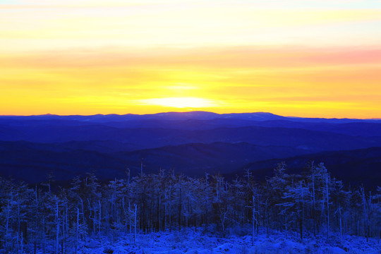 林海雪原夕陽(yáng)