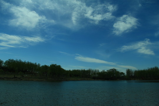 河流