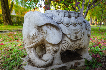 明十三陵總神路小象墩