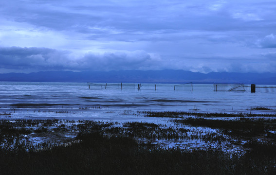 湖水