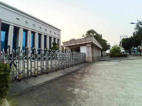 工廠大門