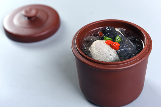 菌王煲烏雞