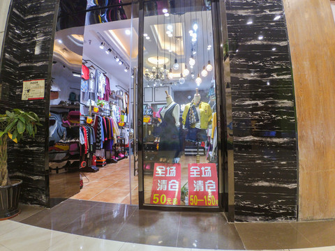 服裝櫥窗
