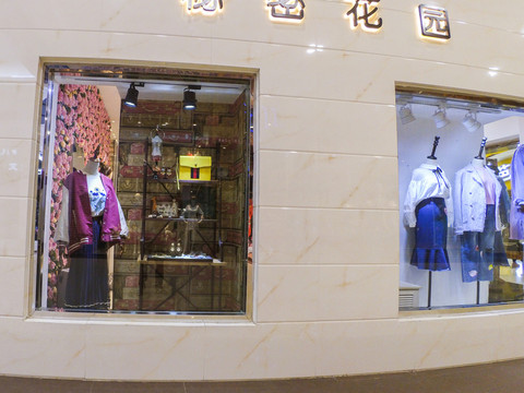 服裝櫥窗