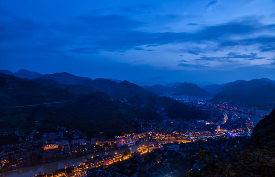 鎮(zhèn)遠(yuǎn)夜色