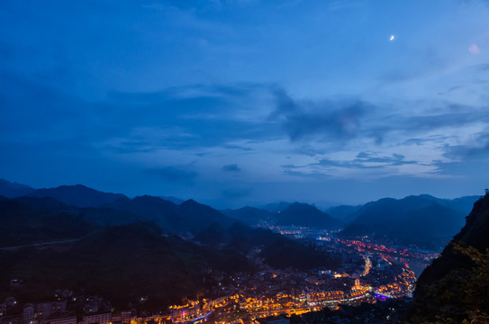 鎮(zhèn)遠(yuǎn)夜色