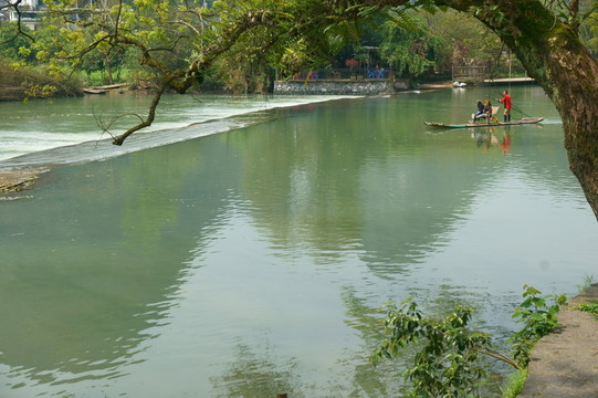 小河