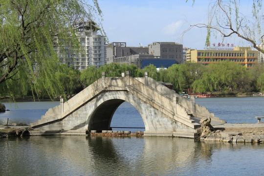 單孔石拱橋