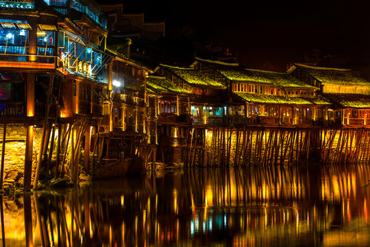 吊腳樓 鳳凰古城夜景