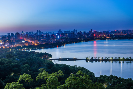 杭州西湖日出全景