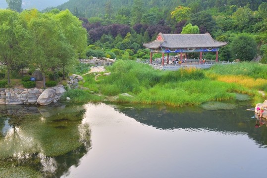 山水倒影