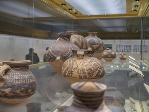 陶器展覽柜