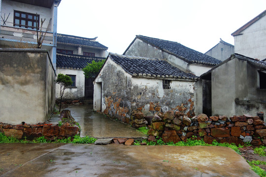 村莊雨景