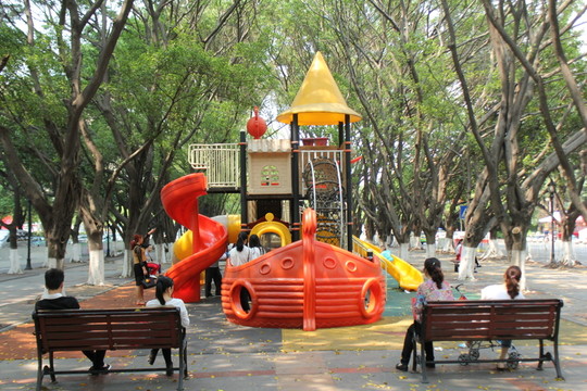 游樂(lè)場(chǎng)