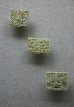 鏤雕龍紋帯銙