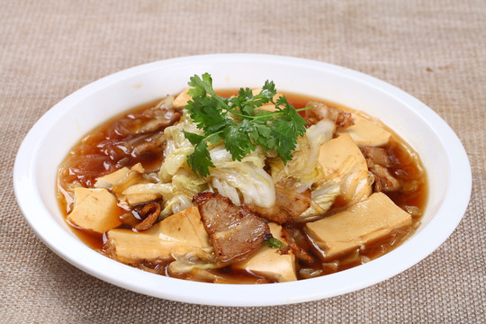 大白菜五花肉燉豆腐