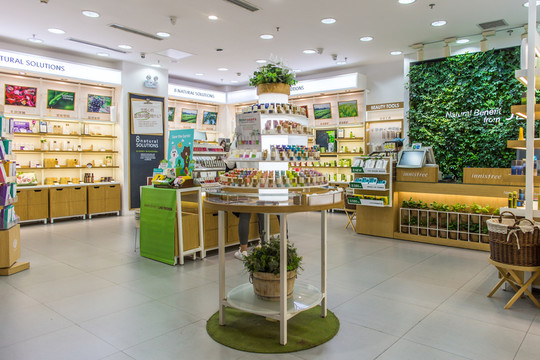 化妝品 護(hù)膚品店內(nèi)景