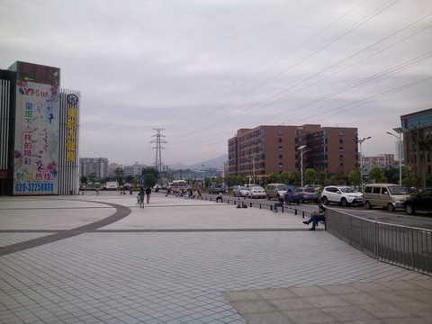 廣場遠(yuǎn)眺