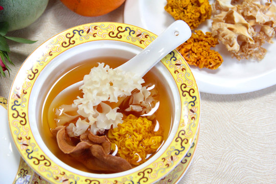 珍菌養(yǎng)生湯