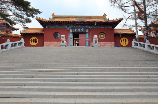 黑龍江巴彥靈隱寺