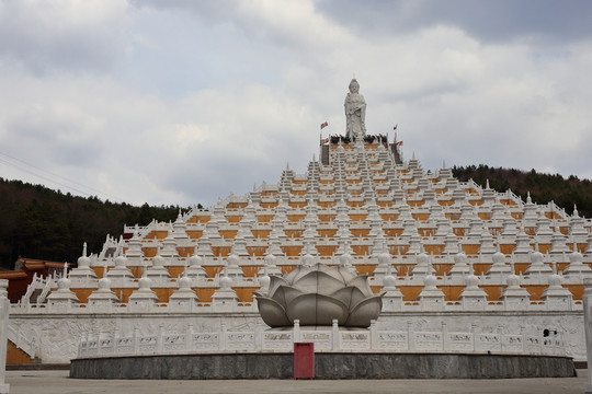 黑龍江巴彥靈隱寺