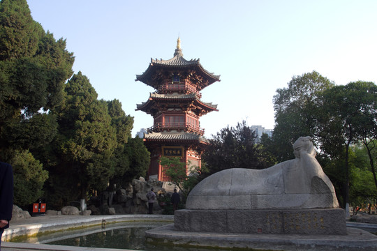興慶公園 彩云間 李白醉臥
