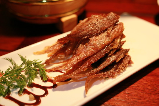油炸小魚