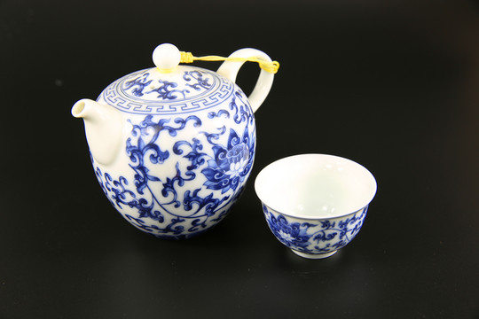 青花瓷茶具