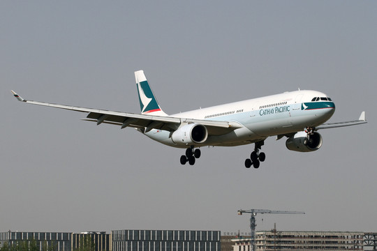 國泰航空客機降落