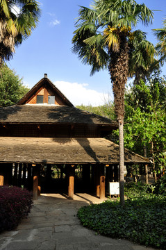 少數(shù)民族寨子