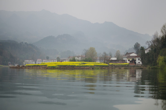 紅寺湖景區(qū)