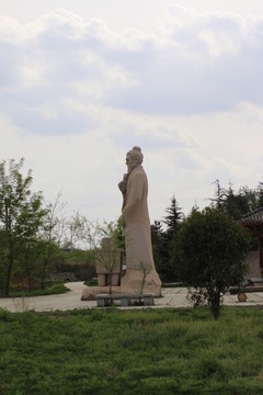 神醫(yī)塑像