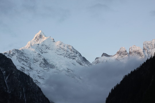 云南德欽梅里雪山卡瓦格博雪山冰