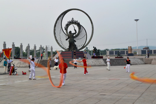 抖空竹